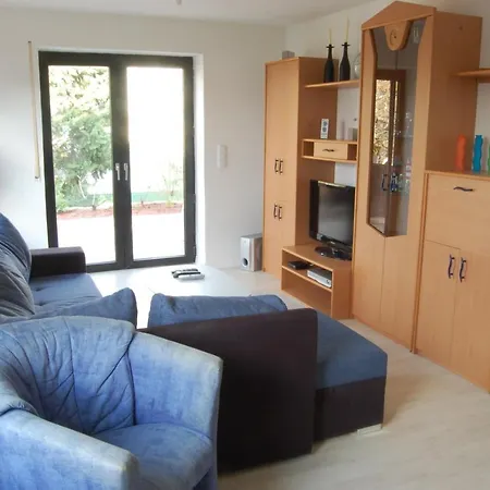 Apartman Mit Kamin Terrasse Und Grill In Der Naehe Von Nuernberg Burgthann